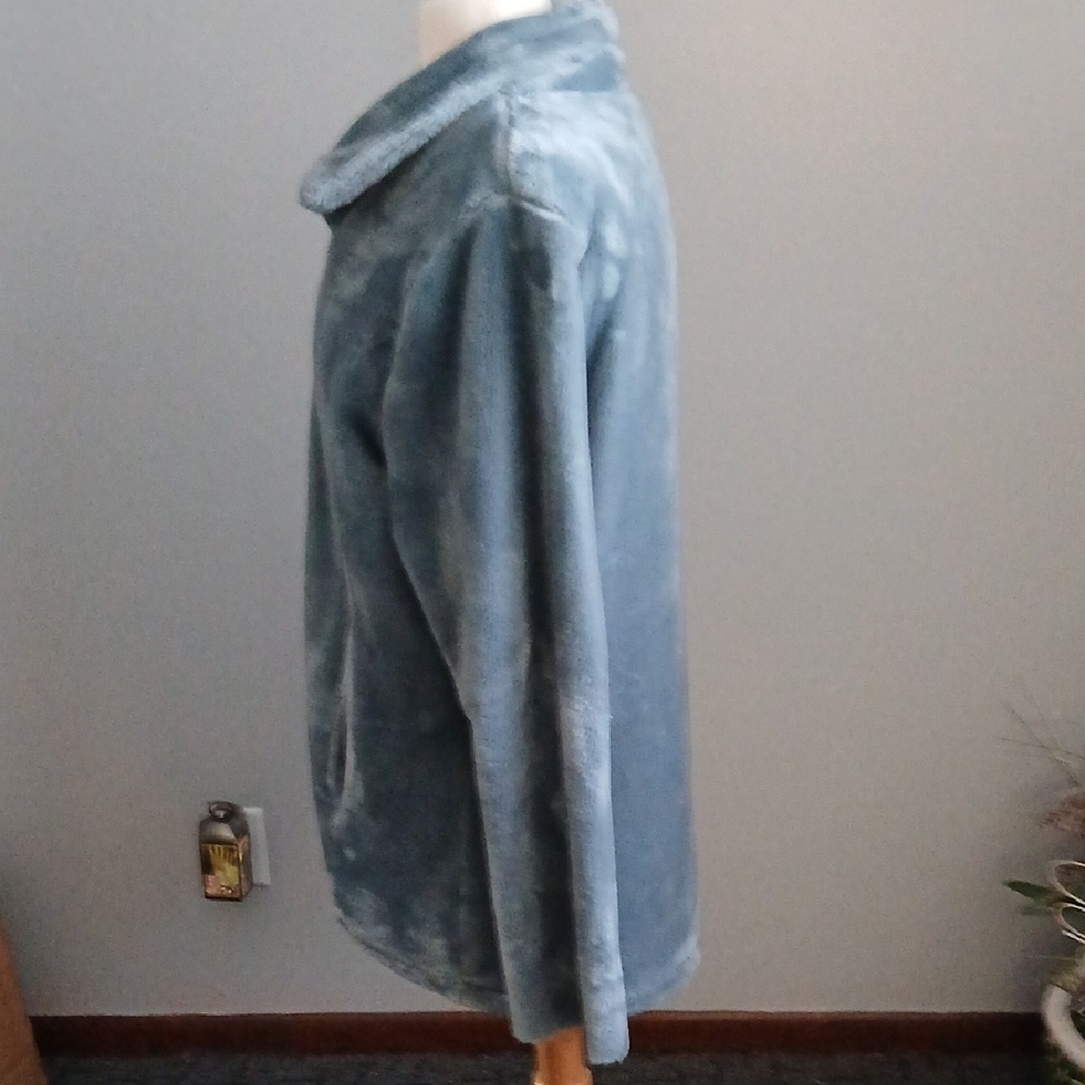 Serra Women's Soft Blue Teddy Jacket - Picture 3 of 5
